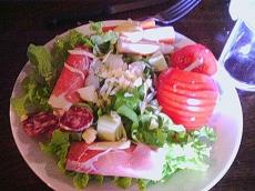 Assiette de crudits au jus de pommes