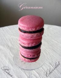 Macarons Chocolat, Poires et Eau de Granium