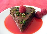 Moelleux Choco-Pistache et son Coulis de Framboises Vanill