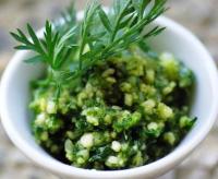 Pesto aux Noix de Cajou et aux Fanes de Carottes