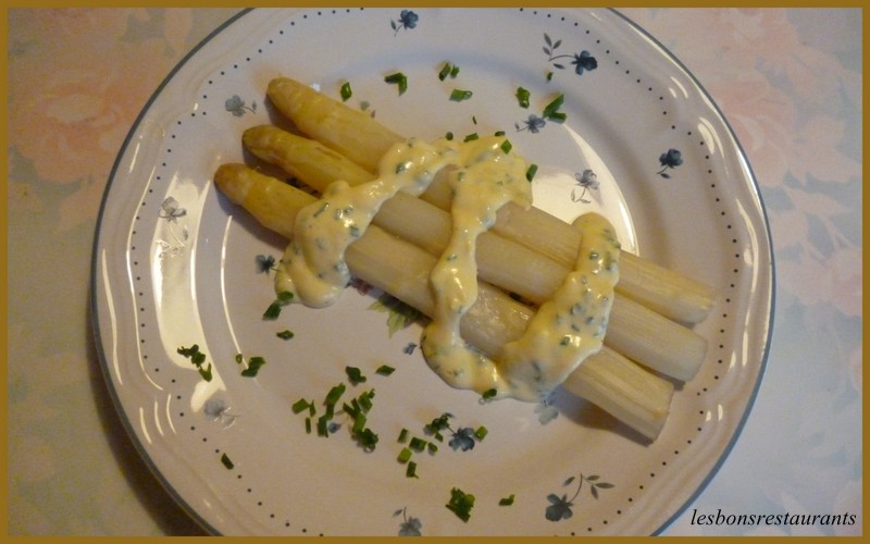 Asperges à la Sauce Citronnée