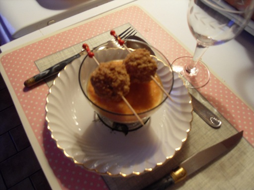 Boulettes de foie gras au pain d\'pice et velout de carottes