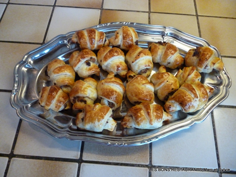 Croissants roquefort, abricot et noix