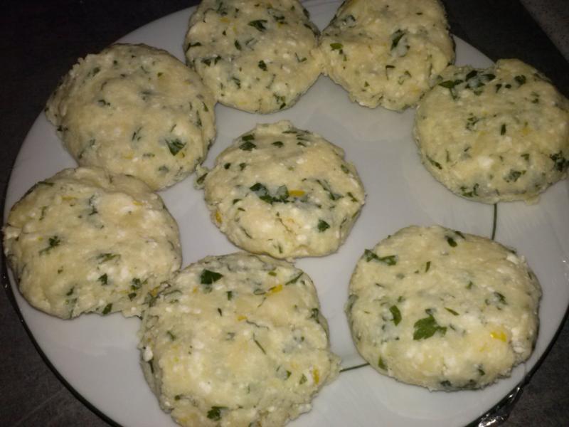 Galettes de pommes de terre au feta et citron