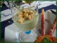 Gaspacho de Concombre aux Herbes Fraches