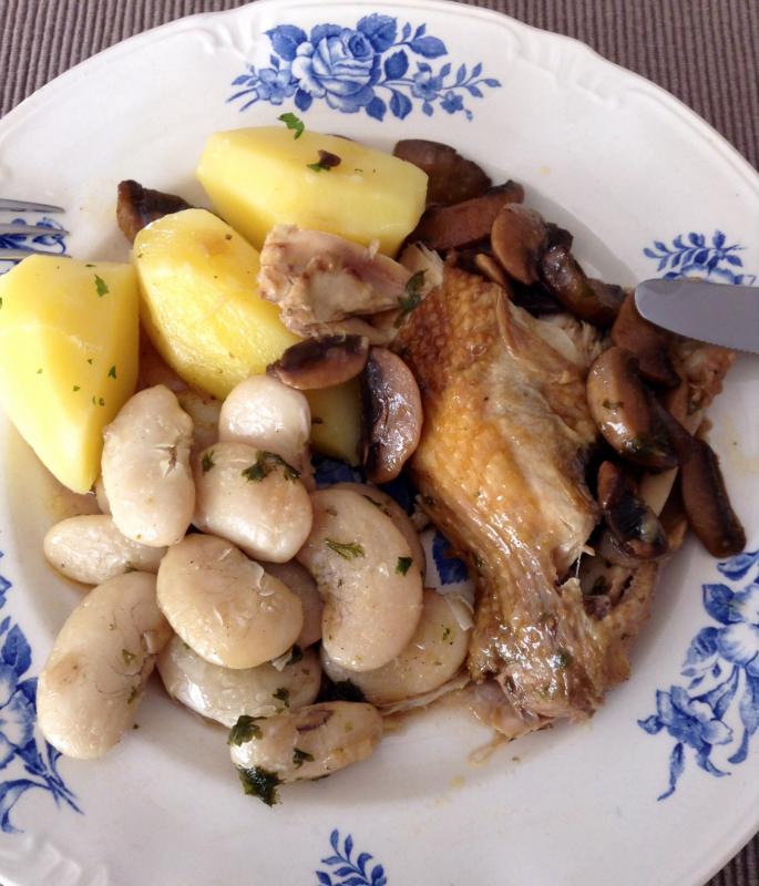 Pintadeau sauce au vin blanc et haricots de soissons 