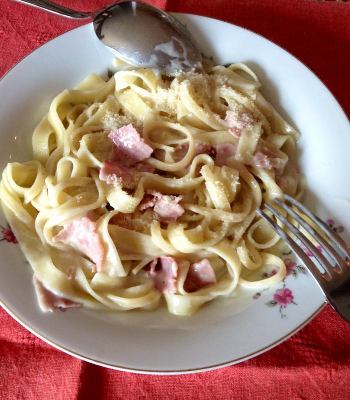 Tagliatelles, sauce roquefort et jambon