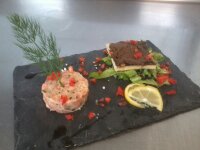 Tartare de saumon aux oignons blancs