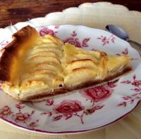 Tarte aux pommes, spculoos et liqueur de poires