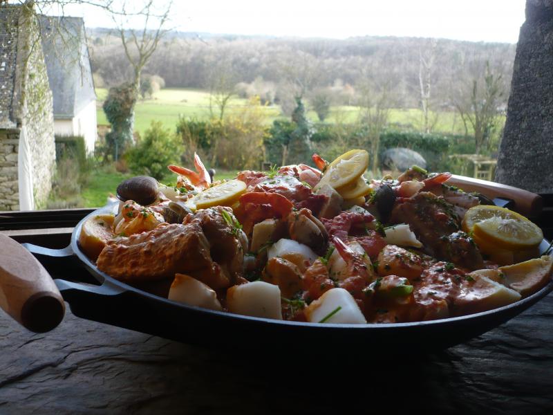 Wok de Saumonette et Fruits de Mer