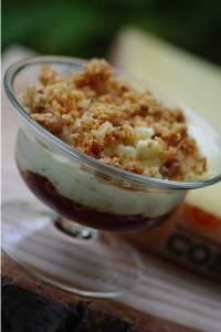 Verrine de Chutney de Coing, Mousse au vieux Comt et Crumble aux Noix et Flocons d\'Avoine